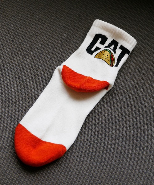 And A(アンドエー)の「AlexanderLeeChang アレキサンダーリーチャン / TACOCAT SOCKS タコキャット 配色切り替えロゴソックス / AC052106(ソックス/靴下・メンズ・ホワイト/チャコール/パープル・FREE)」の4枚目の写真