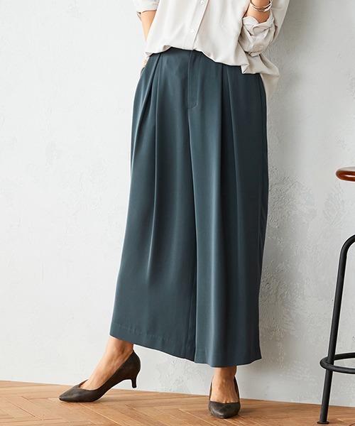 COMME CA MODELS(コムサモデルズ)の「タックワイドパンツ(その他パンツ・レディース・ブラック/グレー/ブルー・LARGE/X-LARGE/MEDIUM/SMALL/X-SMALL)」の5枚目の写真