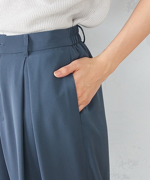 COMME CA MODELS(コムサモデルズ)の「タックワイドパンツ(その他パンツ・レディース・ブラック/グレー/ブルー・LARGE/X-LARGE/MEDIUM/SMALL/X-SMALL)」の9枚目の写真