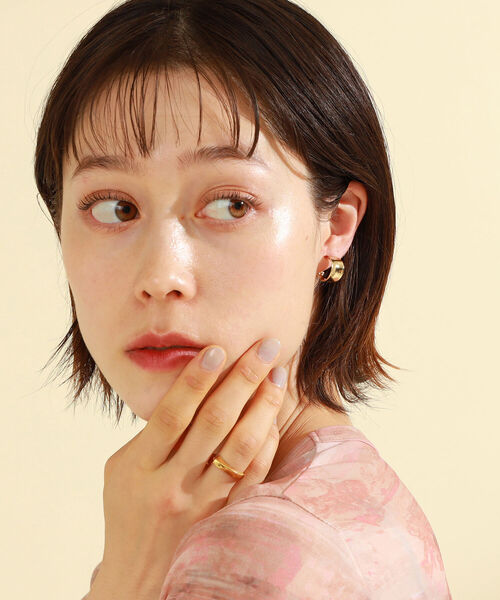Ray BEAMS(レイビームス)の「Chalulu / ミニ フープ イヤリング(イヤリング・レディース・シルバー/ゴールド・ONE SIZE)」の3枚目の写真