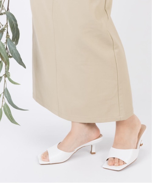 RANDA（ランダ）の「変形ヒールスクエアトゥミュールサンダル（サンダル・レディース・ベージュ/ブラック/ホワイト/ピンク/イエロー・S/M/L/LL）」の2枚目の写真