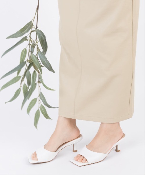 RANDA（ランダ）の「変形ヒールスクエアトゥミュールサンダル（サンダル・レディース・ベージュ/ブラック/ホワイト/ピンク/イエロー・S/M/L/LL）」の15枚目の写真