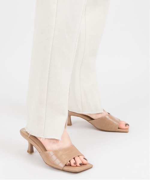 RANDA（ランダ）の「変形ヒールスクエアトゥミュールサンダル（サンダル・レディース・ベージュ/ブラック/ホワイト/ピンク/イエロー・S/M/L/LL）」の18枚目の写真