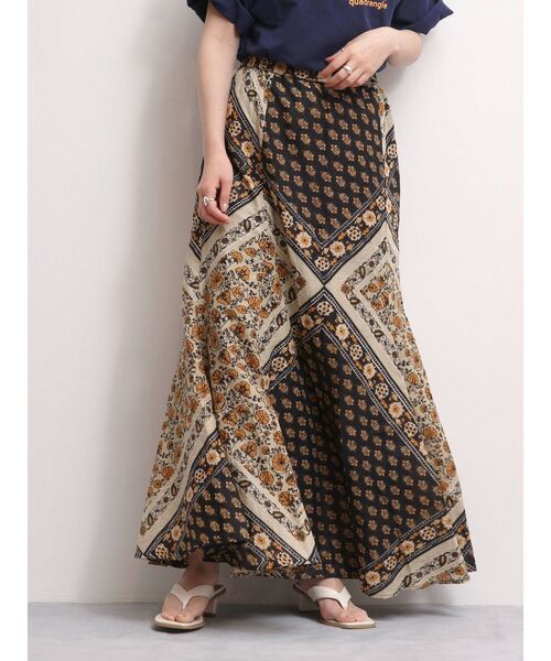 Ungrid(アングリッド)の「フィットフレアエスニックスカート(スカート・レディース・レッド/イエロー・FREE)」の14枚目の写真