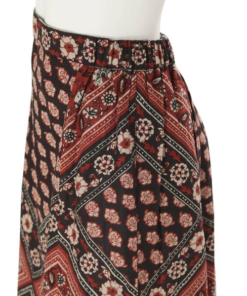 Ungrid(アングリッド)の「フィットフレアエスニックスカート(スカート・レディース・レッド/イエロー・FREE)」の18枚目の写真