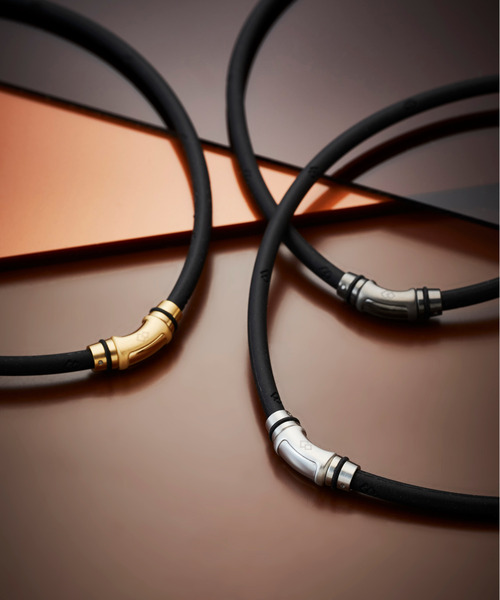 Colantotte（コラントッテ）の「Colantotte/コラントッテ 磁気ネックレス クレストR【ex】ABAPV04（ネックレス・メンズ・シルバー・M/L）」の5枚目の写真