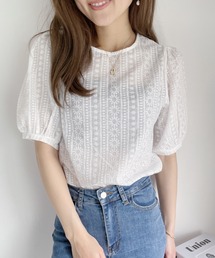 フラワー刺繍パフスリーブTシャツライクブラウス