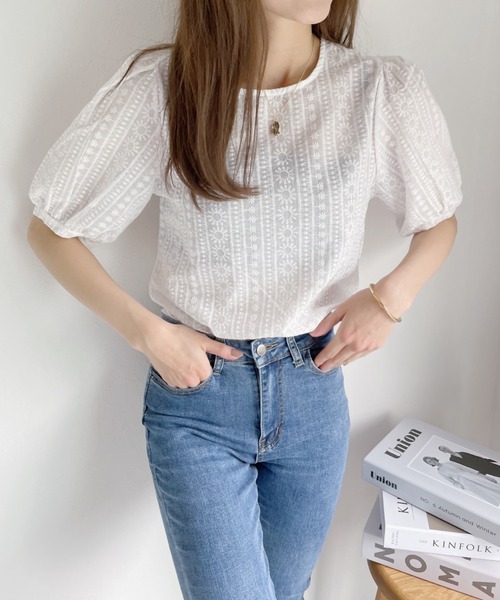 Alite cloth(アリーテクロス)の「フラワー刺繍パフスリーブTシャツライクブラウス(シャツ/ブラウス・レディース・ホワイト・FREE)」の10枚目の写真