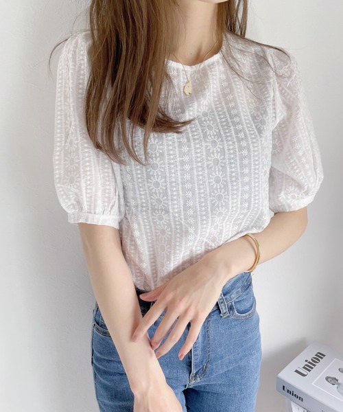 Alite cloth(アリーテクロス)の「フラワー刺繍パフスリーブTシャツライクブラウス(シャツ/ブラウス・レディース・ホワイト・FREE)」の13枚目の写真