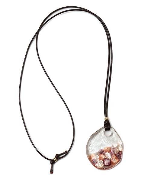 チチカカ（チチカカ）の「パートドヴェール風コードネックレス（ネックレス・レディース・ナチュラル/レッド/ブルー・FREE）」の18枚目の写真