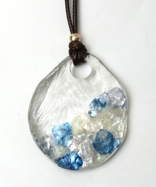 チチカカ（チチカカ）の「パートドヴェール風コードネックレス（ネックレス・レディース・ナチュラル/レッド/ブルー・FREE）」の6枚目の写真