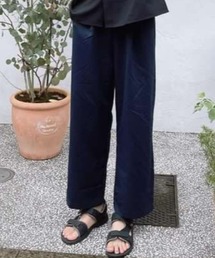 スーツ生地ワイドパンツ