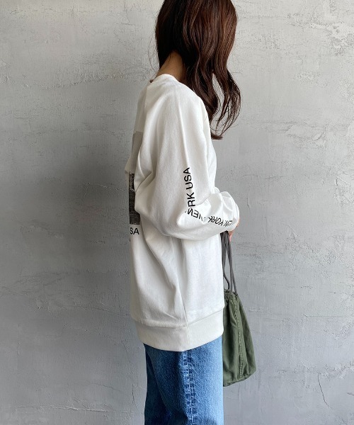 Manhattan Portage（マンハッタンポーテージ）の「[MANHATTAN PORTAGE/マンハッタンポーテージ］ 別注 バックフォトプリントスウェット トレーナー（スウェット・レディース・グレイッシュベージュ/ネイビー/ホワイト・XL/S/M/L）」の22枚目の写真