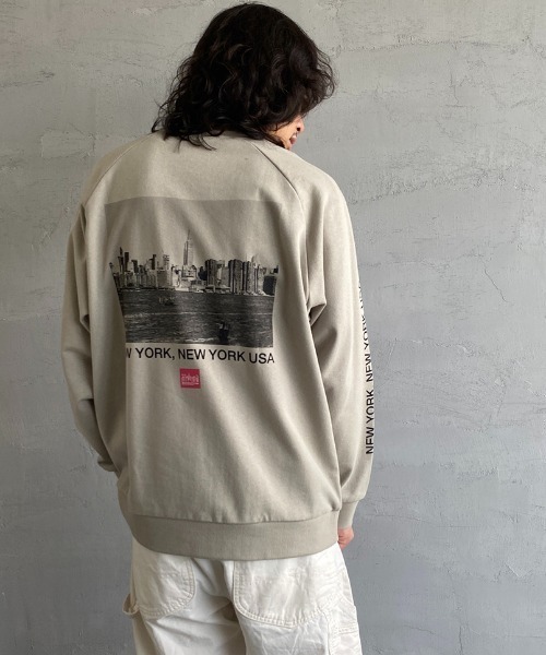Manhattan Portage（マンハッタンポーテージ）の「[MANHATTAN PORTAGE/マンハッタンポーテージ］ 別注 バックフォトプリントスウェット トレーナー（スウェット・レディース・グレイッシュベージュ/ネイビー/ホワイト・XL/S/M/L）」の6枚目の写真