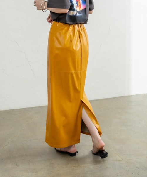 mystic（ミスティック）の「フェイクレザータイトスカート（スカート・レディース・アイボリー/ブラック/キャメル・1/2）」の3枚目の写真