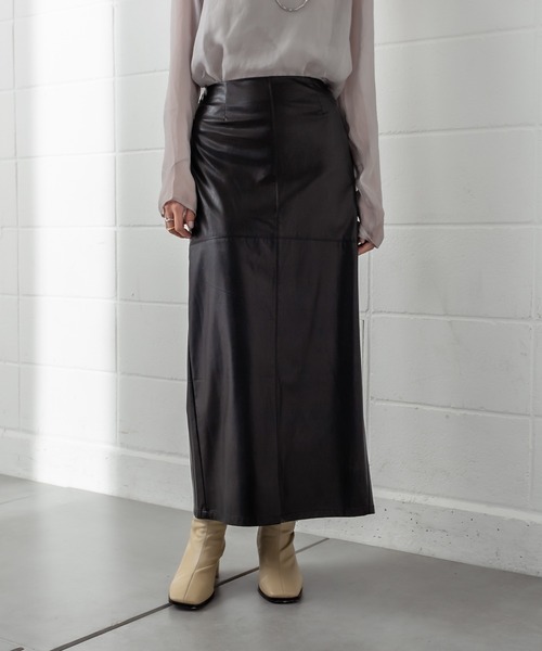 mystic（ミスティック）の「フェイクレザータイトスカート（スカート・レディース・アイボリー/ブラック/キャメル・1/2）」の2枚目の写真