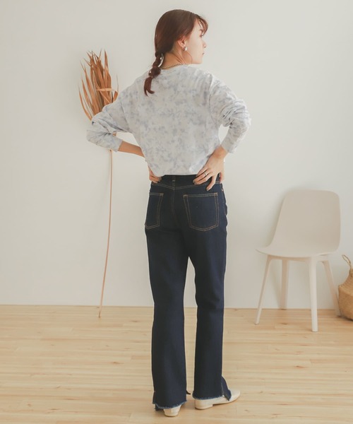 SENSE OF PLACE by URBAN RESEARCH(センスオブプレイスバイアーバンリサーチ)の「カットオフスリットデニム(デニムパンツ・レディース・インディゴブルー/ワンウォッシュ・SMALL/MEDIUM)」の8枚目の写真