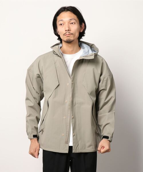 Gramicci(グラミチ)の「3LAYER BIG FLAP JACKET | 3レイヤービッグフラップジャケット(マウンテンパーカー・メンズ・チャコール/グレー系その他/ブラック/バーガンディー・L/S/M)」の2枚目の写真