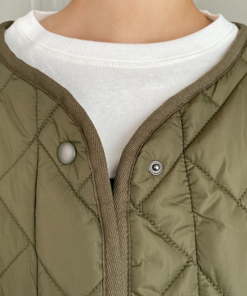 moment+（モーメントプラス）の「【累計販売枚数3万枚突破！】撥水加工キルティングノーカラーコート（ノーカラージャケット・レディース・ブラック/カーキ/アイボリー/グレイッシュベージュ/ベージュ・S/M/L）」の17枚目の写真
