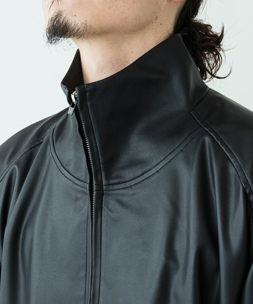 Lui's(ルイス)の「ウォッシャブルフェイクラムスキン ボリュームブルゾン(ブルゾン・メンズ・ブラック・SMALL/MEDIUM)」の2枚目の写真