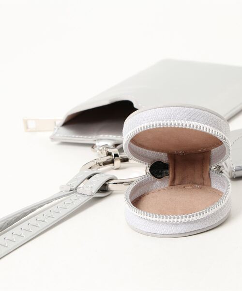 cache cache（カシュ カシュ）の「カシュカシュ cachecache / コンビ素材スマホショルダー（ショルダーバッグ・レディース・シルバー/ライトベージュ/グレー/ゴールド/ブラウン/ブラック・FREE）」の8枚目の写真