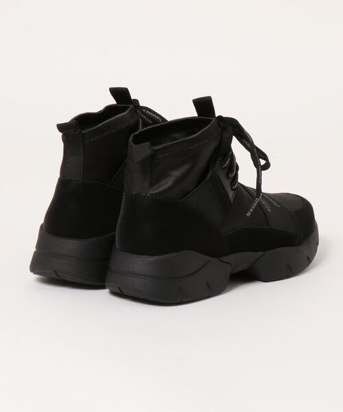 MAISON MAVERICK PRESENTS（メゾンマベリックプレゼンツ）の「【MAISON MAVERICK PRESENTS】Satin Short Boots（スニーカー・レディース・ブラック・23cm/23.5cm/24cm/24.5cm）」の2枚目の写真