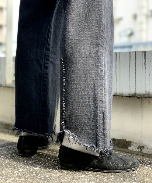 CLAMP（クランプ）の「CLAMP/クランプ/NO2 DENIM 701 (black damage)（デニムパンツ・メンズ・ブラック・3/4）」の4枚目の写真