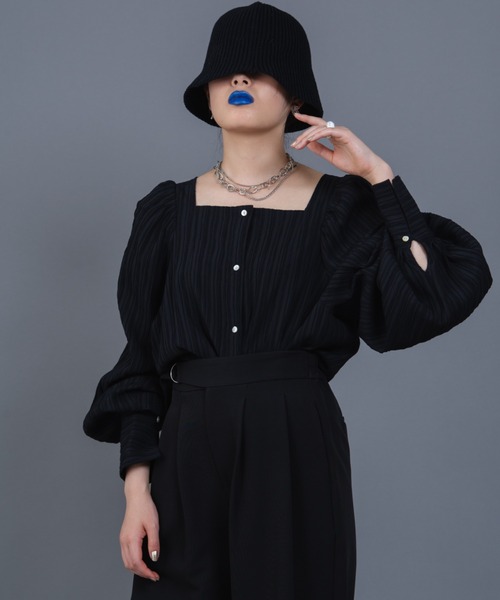 Solace（ソレイス）の「楊柳スクエアネックパワショルブラウス / 前後2WAY（シャツ/ブラウス・レディース・アイボリー/グレー/ブラック・FREE）」の3枚目の写真