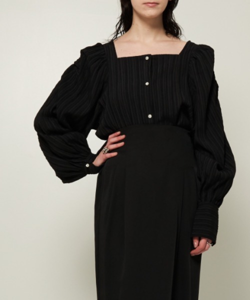 Solace（ソレイス）の「楊柳スクエアネックパワショルブラウス / 前後2WAY（シャツ/ブラウス・レディース・アイボリー/グレー/ブラック・FREE）」の22枚目の写真