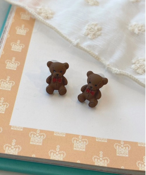 apres jour(アプレジュール)の「【apres jour×ARIAZ】ちびくまピアス(ピアス(両耳用)・レディース・アイボリー/ダークブラウン・FREE)」の1枚目の写真