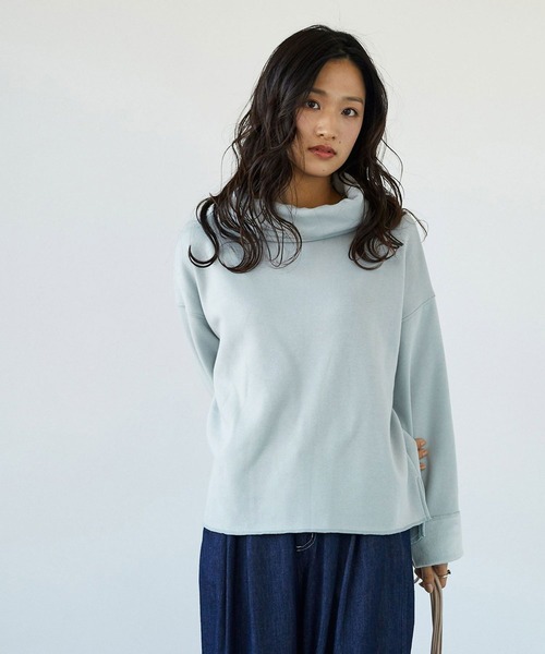 NICOLE white(ニコルホワイト)の「ボリュームネックプルオーバー(Tシャツ/カットソー・レディース・イエロー/サックスブルー/ベージュ/ブラック・FREE)」の3枚目の写真