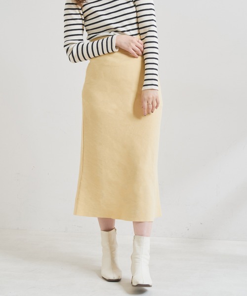 natural couture（ナチュラルクチュール）の「【WEB限定カラー有り】おうちで洗えるプチプラスポンディッシュニットスカート（スカート・レディース・ブラック/オフホワイト/カーキ/サックスブルー/イエロー/グレイッシュベージュ・FREE）」の6枚目の写真