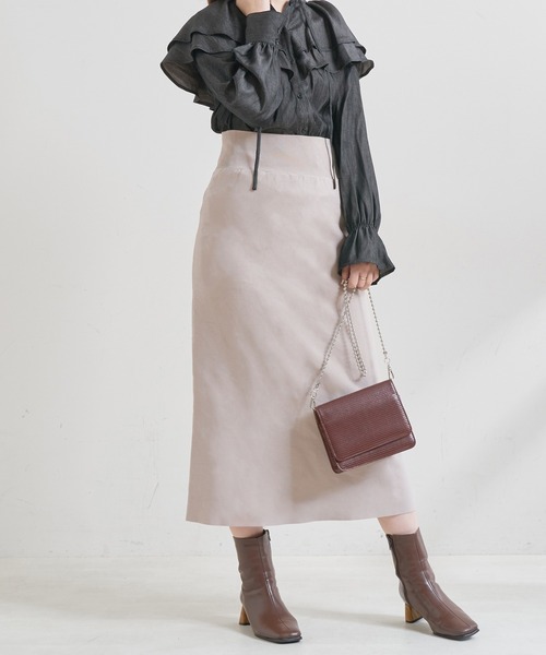 natural couture（ナチュラルクチュール）の「【WEB限定カラー有り】おうちで洗えるプチプラスポンディッシュニットスカート（スカート・レディース・ブラック/オフホワイト/カーキ/サックスブルー/イエロー/グレイッシュベージュ・FREE）」の12枚目の写真