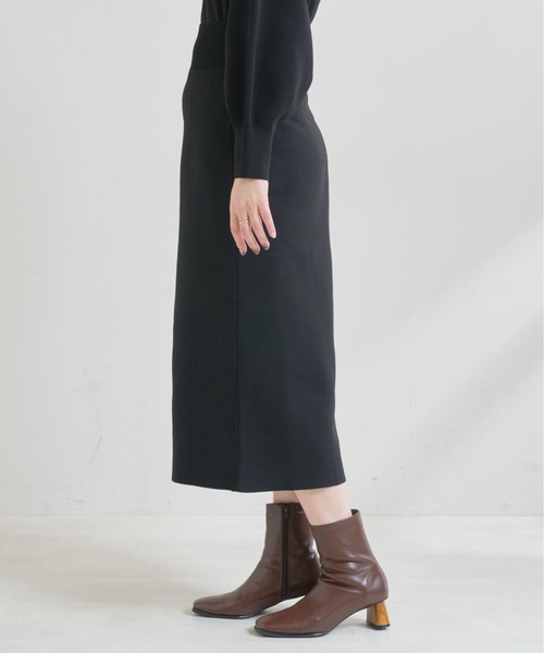 natural couture（ナチュラルクチュール）の「【WEB限定カラー有り】おうちで洗えるプチプラスポンディッシュニットスカート（スカート・レディース・ブラック/オフホワイト/カーキ/サックスブルー/イエロー/グレイッシュベージュ・FREE）」の21枚目の写真