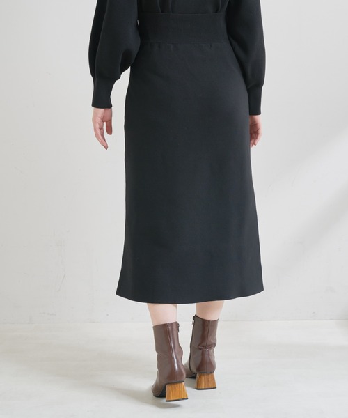 natural couture（ナチュラルクチュール）の「【WEB限定カラー有り】おうちで洗えるプチプラスポンディッシュニットスカート（スカート・レディース・ブラック/オフホワイト/カーキ/サックスブルー/イエロー/グレイッシュベージュ・FREE）」の11枚目の写真
