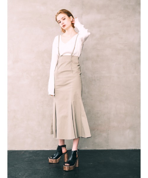 ENVYM（アンビー）の「スリーブボタンＶネックＫＮＩＴ（ニット/セーター・レディース・ホワイト/ブラック/ベージュ・FREE）」の4枚目の写真