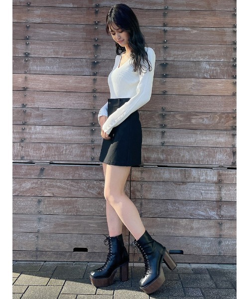 ENVYM（アンビー）の「スリーブボタンＶネックＫＮＩＴ（ニット/セーター・レディース・ホワイト/ブラック/ベージュ・FREE）」の7枚目の写真