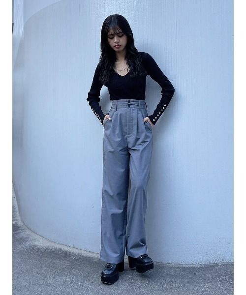 ENVYM（アンビー）の「スリーブボタンＶネックＫＮＩＴ（ニット/セーター・レディース・ホワイト/ブラック/ベージュ・FREE）」の12枚目の写真