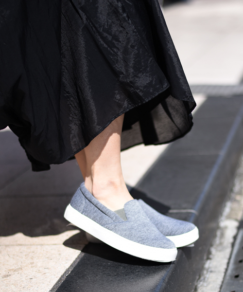 Ray BEAMS(レイビームス)の「Ray BEAMS / スウェット スリッポン(スニーカー・レディース・グレー/ネイビー・S(22.5)/M(23.5)/L(24.5)/LL(25.5))」の2枚目の写真