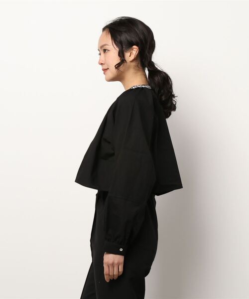 notch.（ノッチ）の「フロント刺繍ショートブラウス（シャツ/ブラウス・レディース・ブラック/オフホワイト・M）」の4枚目の写真