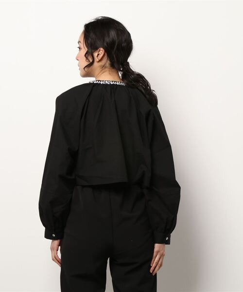 notch.（ノッチ）の「フロント刺繍ショートブラウス（シャツ/ブラウス・レディース・ブラック/オフホワイト・M）」の3枚目の写真