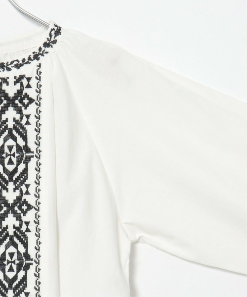 notch.（ノッチ）の「フロント刺繍ショートブラウス（シャツ/ブラウス・レディース・ブラック/オフホワイト・M）」の11枚目の写真