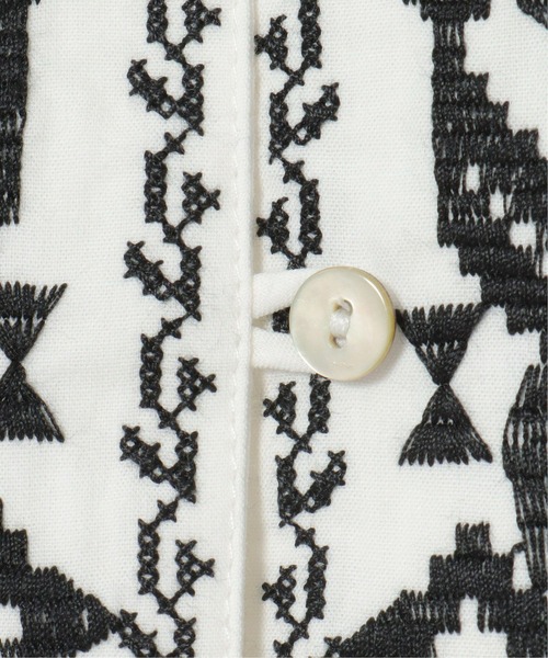 notch.（ノッチ）の「フロント刺繍ショートブラウス（シャツ/ブラウス・レディース・ブラック/オフホワイト・M）」の8枚目の写真