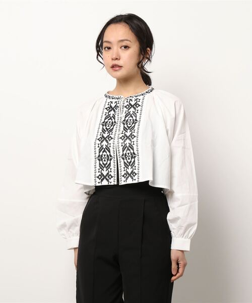 notch.（ノッチ）の「フロント刺繍ショートブラウス（シャツ/ブラウス・レディース・ブラック/オフホワイト・M）」の5枚目の写真