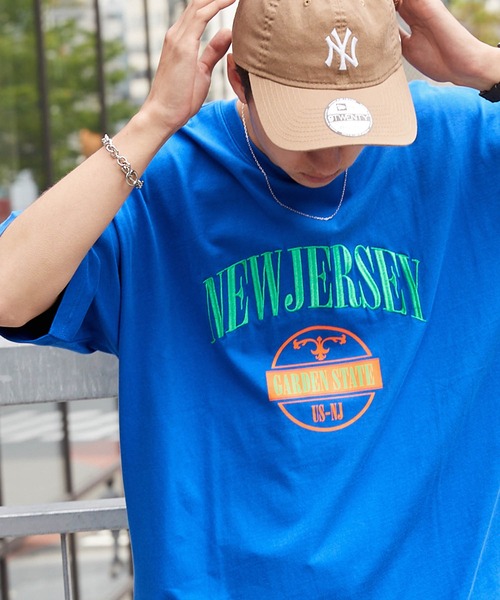 MONO-MART（モノマート）の「ビッグシルエット カレッジロゴ ナイロン刺繍/リンガー 半袖Tシャツ（Tシャツ/カットソー・メンズ・ホワイト/ブラック/グリーン/オートミール/ホワイト系/ホワイト系1/ブラック系1/アイボリー系1/ダークグリーン系1/ブルー系/ブルー系1/オレンジ系1・M/L）」の11枚目の写真