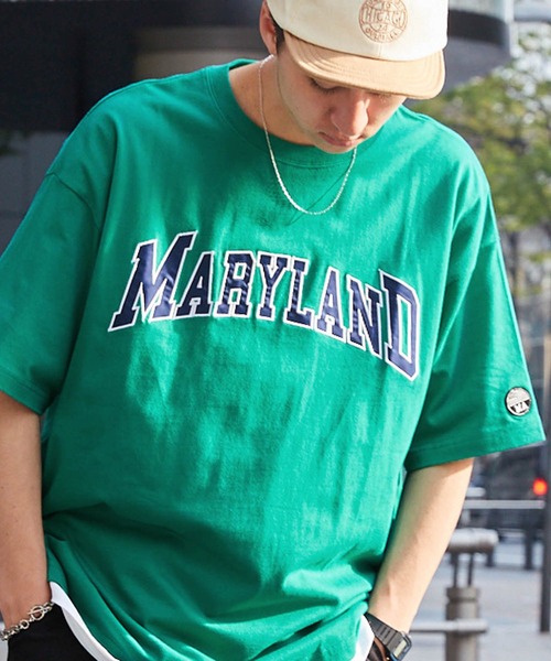 MONO-MART（モノマート）の「ビッグシルエット カレッジロゴ ナイロン刺繍/リンガー 半袖Tシャツ（Tシャツ/カットソー・メンズ・ホワイト/ブラック/グリーン/オートミール/ホワイト系/ホワイト系1/ブラック系1/アイボリー系1/ダークグリーン系1/ブルー系/ブルー系1/オレンジ系1・M/L）」の9枚目の写真