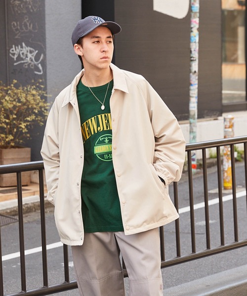 MONO-MART（モノマート）の「ビッグシルエット カレッジロゴ ナイロン刺繍/リンガー 半袖Tシャツ（Tシャツ/カットソー・メンズ・ホワイト/ブラック/グリーン/オートミール/ホワイト系/ホワイト系1/ブラック系1/アイボリー系1/ダークグリーン系1/ブルー系/ブルー系1/オレンジ系1・M/L）」の20枚目の写真