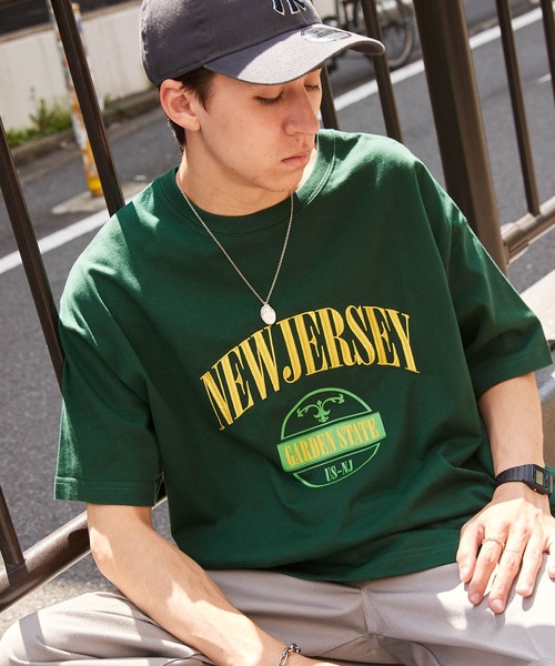 MONO-MART（モノマート）の「ビッグシルエット カレッジロゴ ナイロン刺繍/リンガー 半袖Tシャツ（Tシャツ/カットソー・メンズ・ホワイト/ブラック/グリーン/オートミール/ホワイト系/ホワイト系1/ブラック系1/アイボリー系1/ダークグリーン系1/ブルー系/ブルー系1/オレンジ系1・M/L）」の14枚目の写真