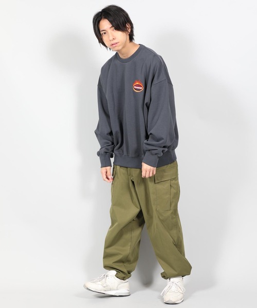 Paragraph(パラグラフ)の「【PARAGRAPH/パラグラフ】 FLAME SATIN SWEATSHIRT / フレイムロゴ プルオーバースウェット(スウェット・メンズ・ホワイト/チャコールグレー/パープル/グリーン/ブルーグレー・FREE)」の6枚目の写真