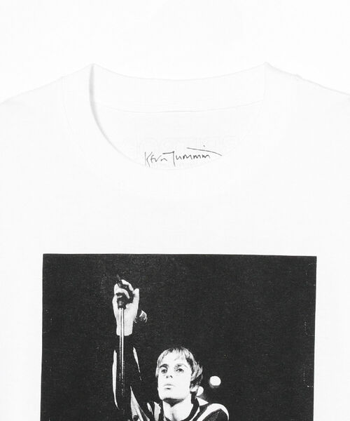 BEAMS（ビームス）の「Kevin Cummins × BEAMS / 別注 OASIS フォト Tシャツ（Tシャツ/カットソー・メンズ・ホワイト/ブラック・S/M/L/XL）」の5枚目の写真